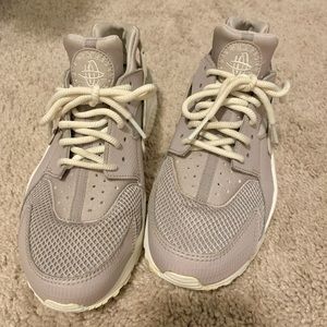 Nike AIR Huarache Women's Running Shoes